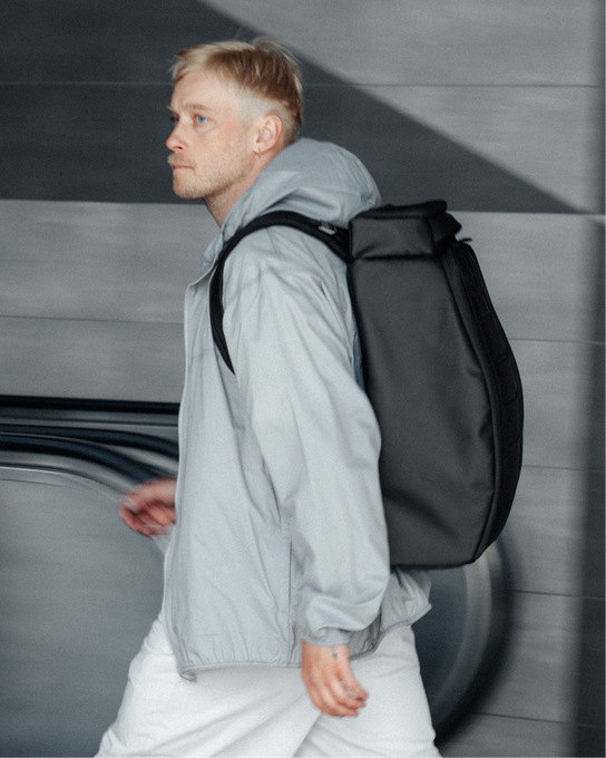 Trinkrucksack DB Hugger Backpack 30L Black Out - 2025/26