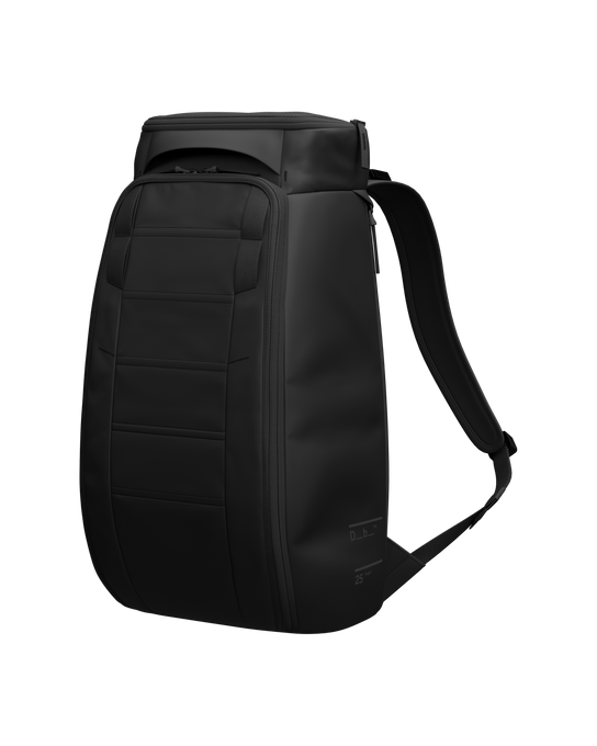 DB Hugger Backpack 25L Black Out - 2025/26