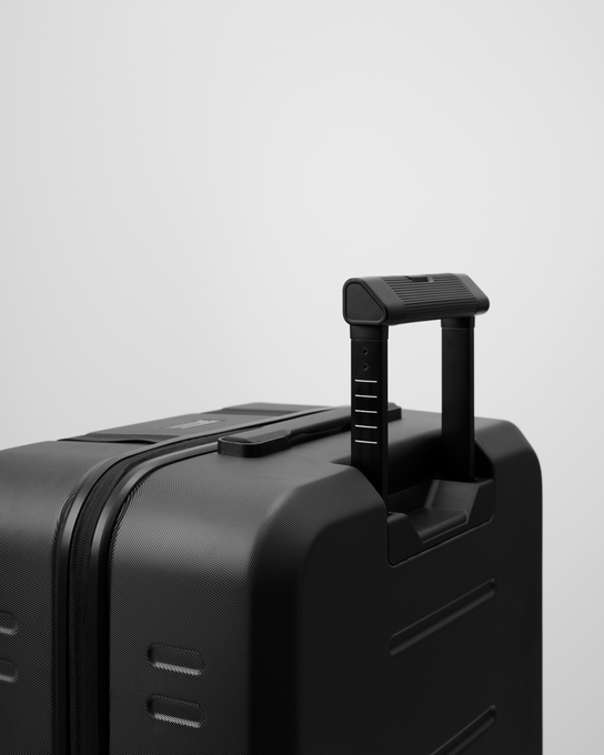 Walizka Db Ramverk Check-in Luggage Medium Black Out - 2025/26