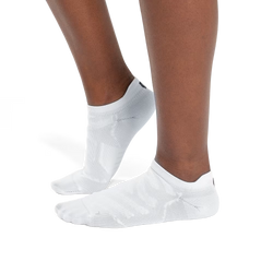 Skarpety damskie On Running Performance Low Sock White/Ivory - 2023/24