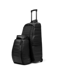 DB Hugger Backpack 30L Black Out - 2025/26
