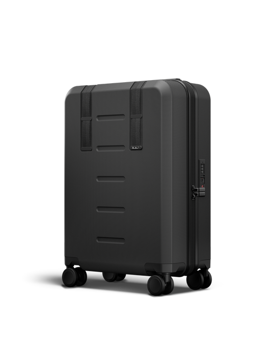 Walizka Db Ramverk Carry-on Black Out - 2025/26